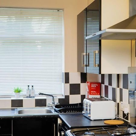 Isinmi Home - Close To Mcr City แมนเชสเตอร์ ภายนอก รูปภาพ