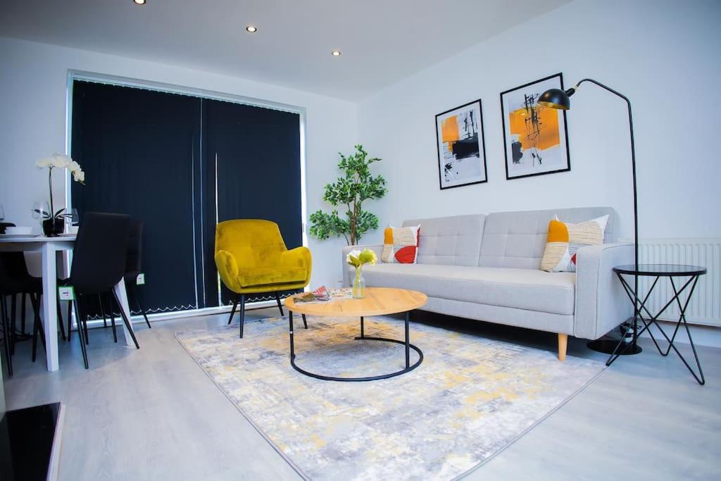 Isinmi Home - Close To Mcr City แมนเชสเตอร์ ภายนอก รูปภาพ