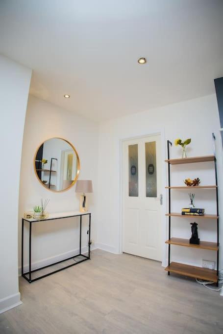 Isinmi Home - Close To Mcr City แมนเชสเตอร์ ภายนอก รูปภาพ