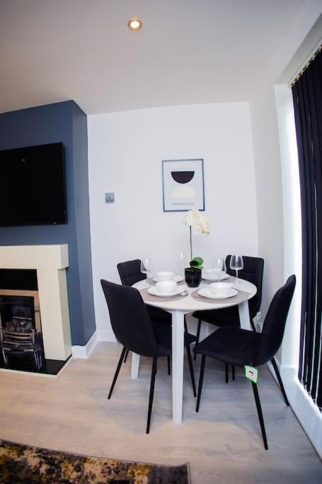 Isinmi Home - Close To Mcr City แมนเชสเตอร์ ภายนอก รูปภาพ