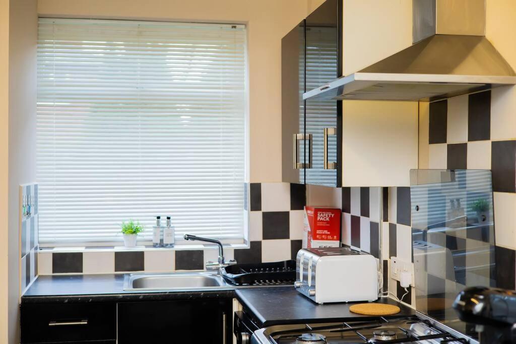 Isinmi Home - Close To Mcr City แมนเชสเตอร์ ภายนอก รูปภาพ