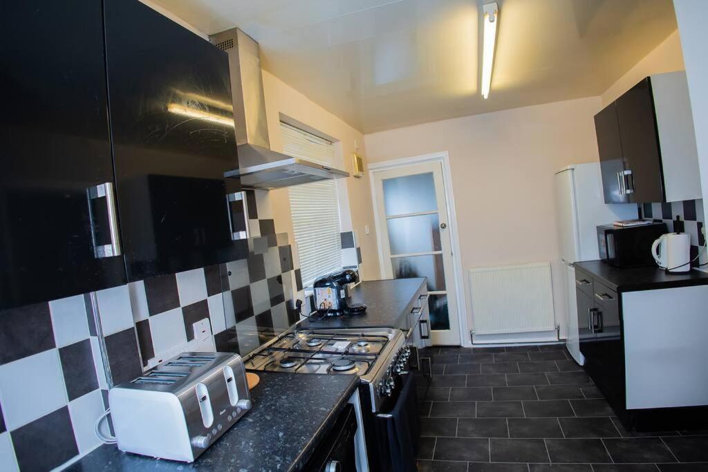 Isinmi Home - Close To Mcr City แมนเชสเตอร์ ภายนอก รูปภาพ